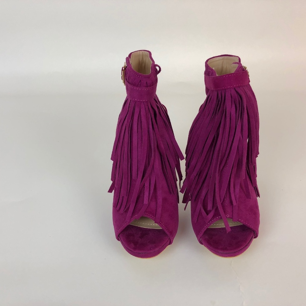 Heels - Picture 4 of 6